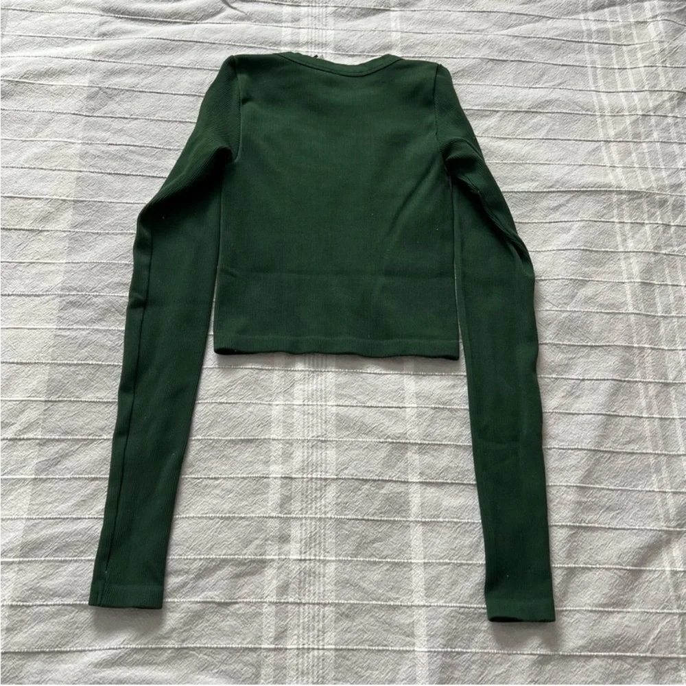 ARITZIA SUNDAY BEST Bliss Cropped Longsleeve Forest Green Size XS